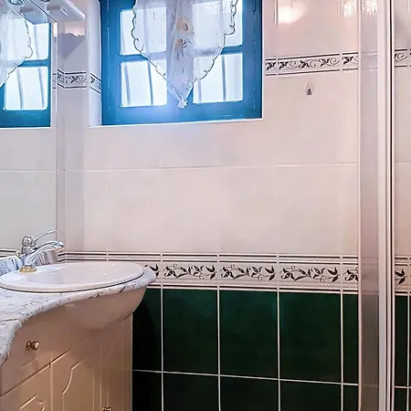 Spacious 3p With Balcony Close To The Sea * 拉西约塔